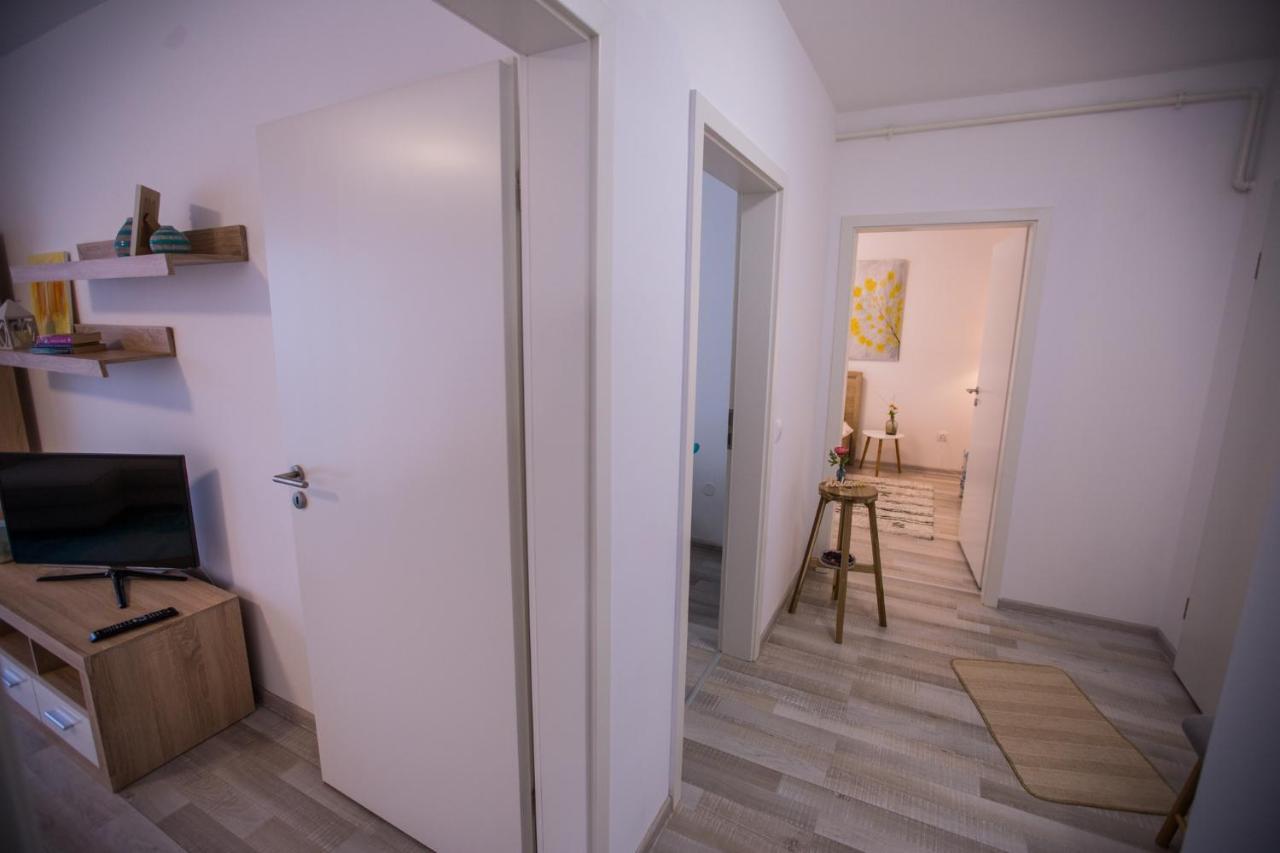 Rentforcomfort Ella Apartment *