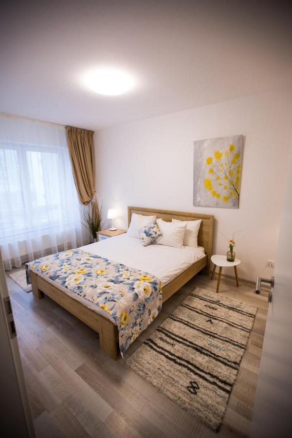 Rentforcomfort Ella Apartment